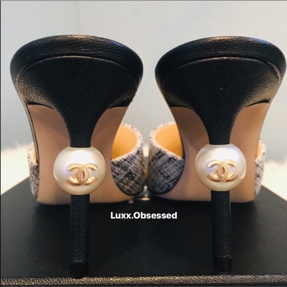 ❌SOLD❌ Authentic BNIB CHANEL mules in tweed - Picture 3 of 4